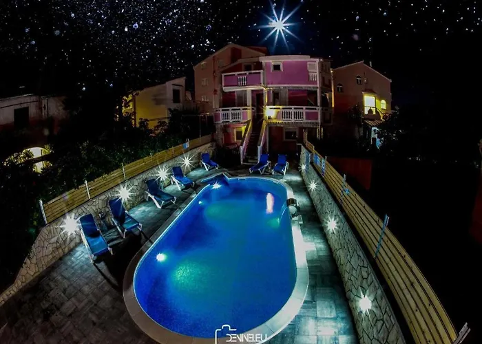 Ari Superior Apartments